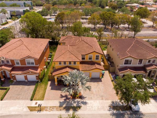 Century Gardens Village, 15386 SW 93rd Ln, The Hammocks, Florida 33196, image 2