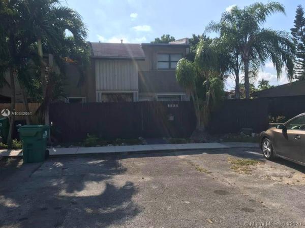 Snapper Creek Townhouses, 6510 SW 114th Ave, Kendall, Florida 33173, image 2