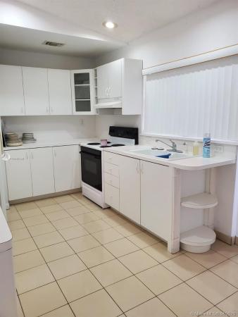 Westwind Lakes Townhouses, 15275 SW 69th Ter, Kendall West, Florida 33193, image 2