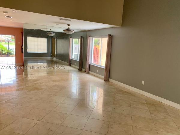 Weitzer At Lago Mar, 7520 SW 158th Ct, Kendale Lakes, Florida 33193, image 2