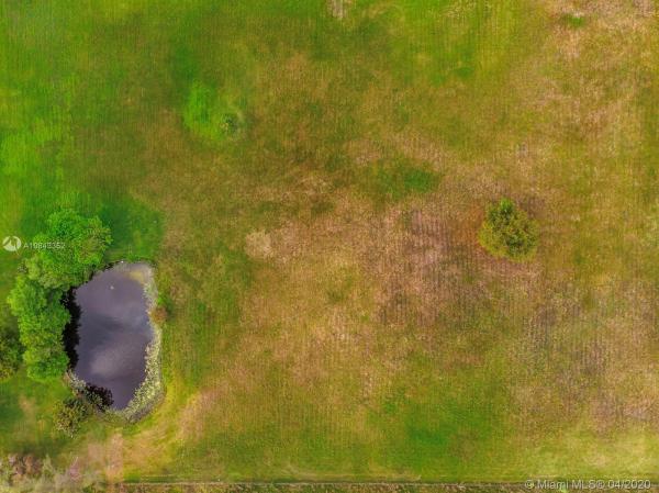 Country Club Ranches, 48 Sw Ct, Miramar, Florida 33027, image 2