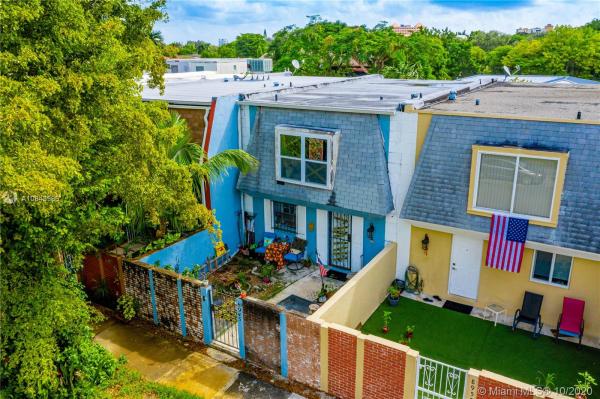 Cherry Grove Townhouses, 8945 SW 96th Ave #8945, Kendall, Florida 33176, image 2