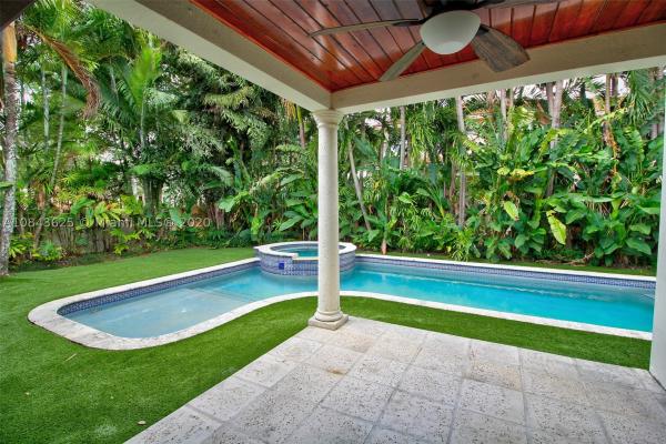 Royal Oaks, 16208 NW 83rd Pl, Miami Lakes, Florida 33016, image 2