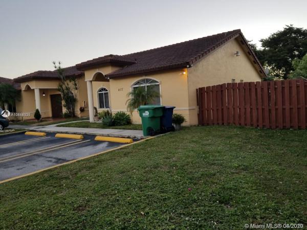Ibis Villas At Miami Gardens, 18942 NW 86th Ct, Hialeah, Florida 33015, image 2