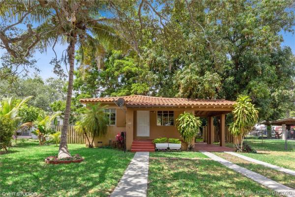 Country Club Estates, 620 La Villa Dr, Miami Springs, Florida 33166, image 2