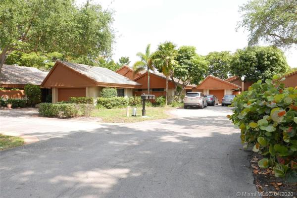 Sky Lake Villas, 20445 NE 10th Pl, Ives Estates, Florida 33179, image 2