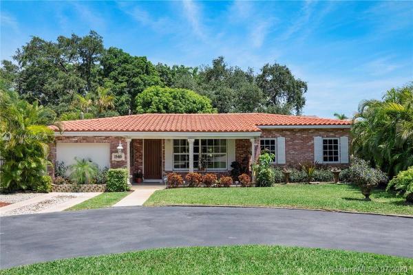 Biscayne Court, 1565 NE 118th Ter, North Miami, Florida 33161, image 2