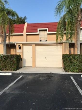 Country Club Of Miami Fairway Townhouses, 19156 Bobolink Dr #19156, Hialeah, Florida 33015, image 2