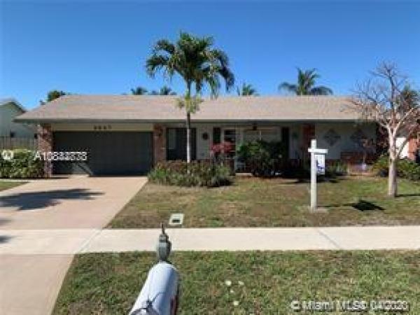Waterford Homes, 2647 SW 14th Dr, Deerfield Beach, Florida 33442, image 2
