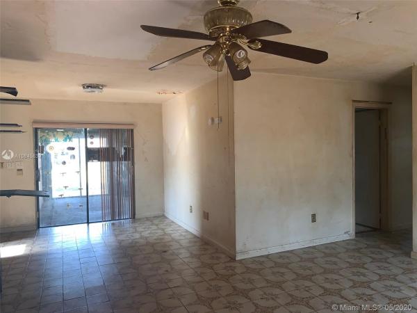 Carol City Gardens, 4361 NW 195th St, Miami Gardens, Florida 33055, image 2