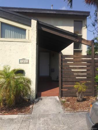 Snapper Creek Townhouses, 7031 SW 111th Pl, Kendall, Florida 33173, image 2