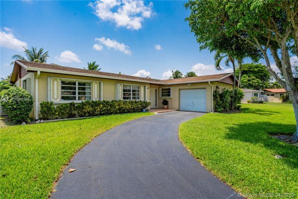 Kendale, 10620 SW 99th St, Kendall, Florida 33176, image 2