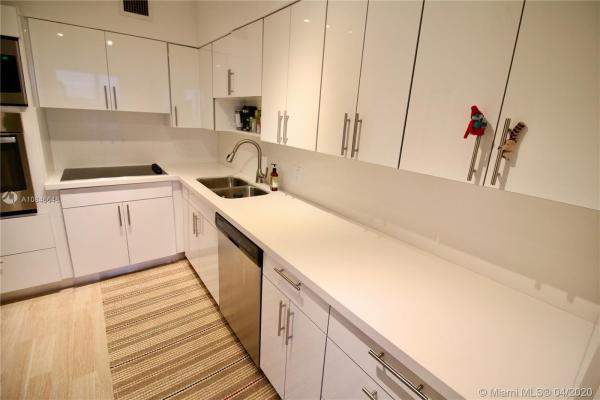 King Cole, 900 Bay Dr #623, Miami Beach, Florida 33141, image 2