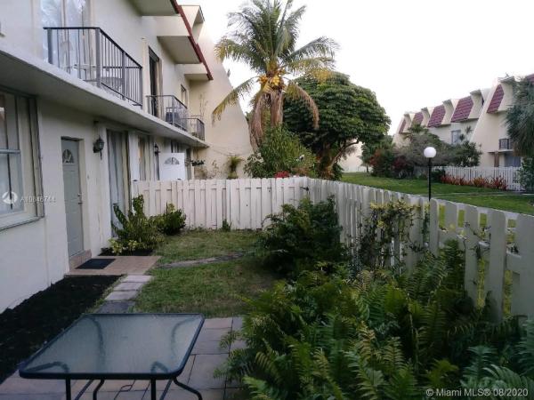 1655 NE 115th St #16B, Unincorporated Dade County, Florida 33181, image 2