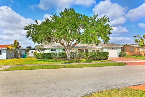 Kendale Lakes No HOA, 7820 SW 137th Ct, Kendale Lakes, Florida 33183, image 2