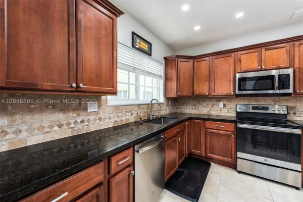 Granada, 832 Majorca Ave, Coral Gables, Florida 33134, image 2