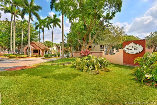 Parc Vista, 13855 SW 93rd Ln, Kendall, Florida 33186, image 2