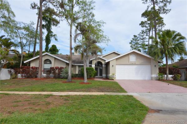 Greenview Shores 1 Of Wellington, 13419 Northumberland Cir, Wellington, Florida 33414, image 2