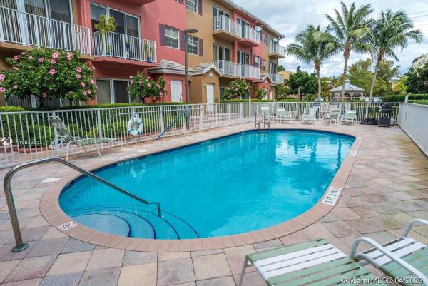 Palm Island Villas, 2725 NE 8th Ave #103, Wilton Manors, Florida 33334, image 2