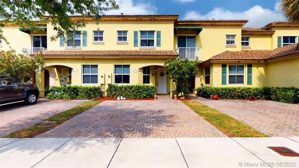 Century Gardens Village, 8820 SW 152nd Ct, The Hammocks, Florida 33196, image 2