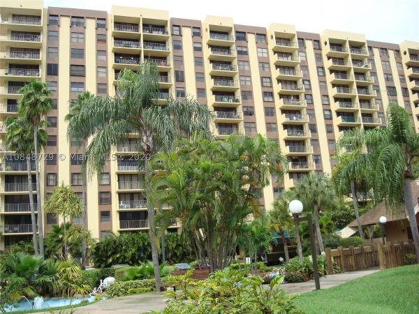 Greenwich, 1470 NE 123rd St #A609, North Miami, Florida 33161, image 2