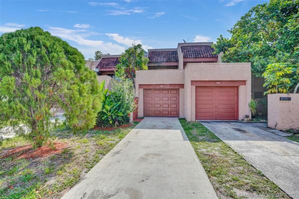 Wimbledon, 1720 NW 57th Ter #13, Lauderhill, Florida 33313, image 2