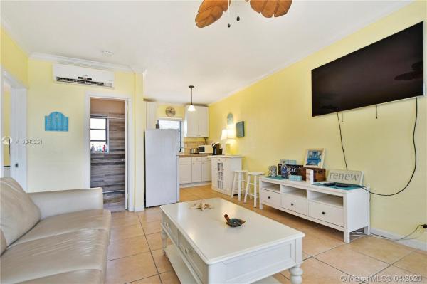Chateau Gardens, 311 Liberty St #8, Hollywood, Florida 33019, image 2