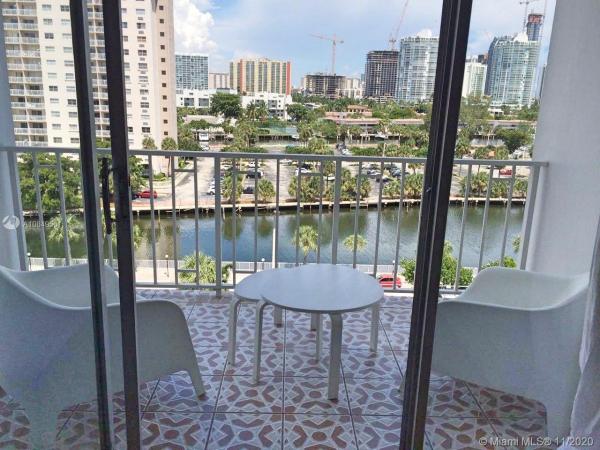 Arlen House West, 500 Bayview Dr #725, Sunny Isles Beach, Florida 33160, image 2