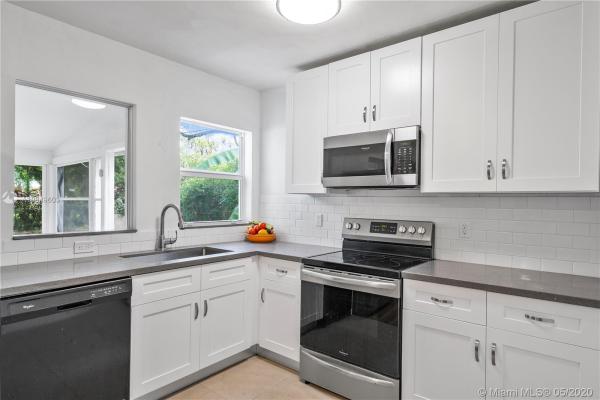 Biscayne Lawn, 1035 NE 114th St, Biscayne Park, Florida 33161, image 2