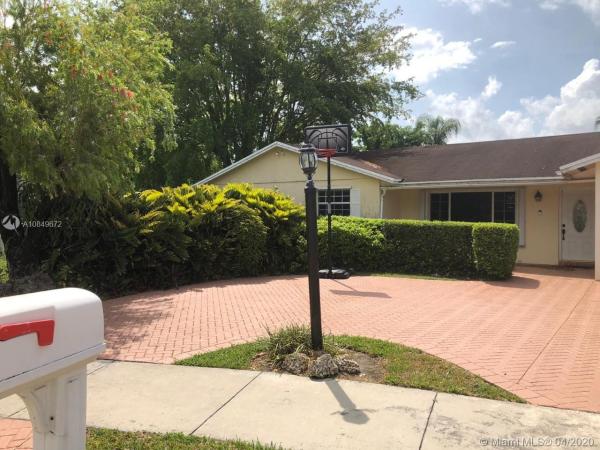 Caravel At Calusa, 13800 SW 106th St, The Hammocks, Florida 33186, image 2