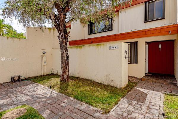 Sunset Kendall Villas, 10685 SW 76th Ter, Kendall, Florida 33173, image 2