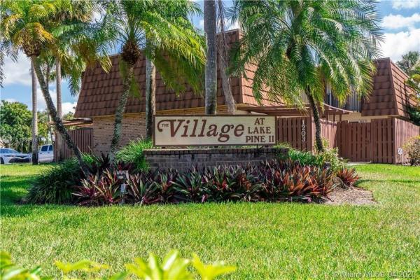 Village At Lake Pine, 1151 SW 118th Ter, Davie, Florida 33325, image 2