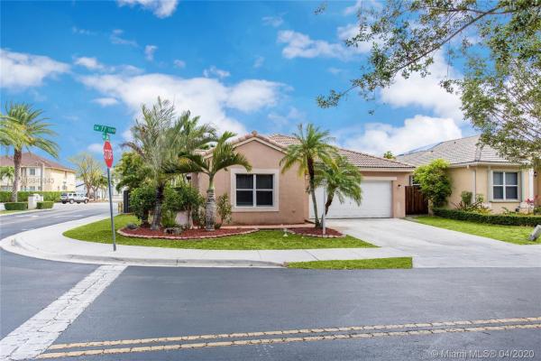 Park Square At Lago Mar, 16426 SW 77th Ter, The Hammocks, Florida 33193, image 2