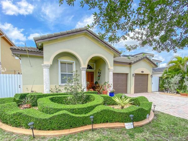 Grand Lakes, 14933 SW 22nd St, University Park, Florida 33185, image 2