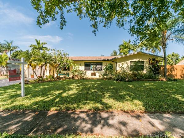 Plantation Manors, 541 Sandlewood Ln, Plantation, Florida 33317, image 2