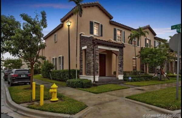 Kendall Commons Townhomes, 9301 SW 171st Ave, The Hammocks, Florida 33196, image 2