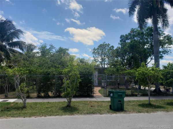 Leisure City Residential, 15260 Leisure Dr, Leisure City, Florida 33033, image 2