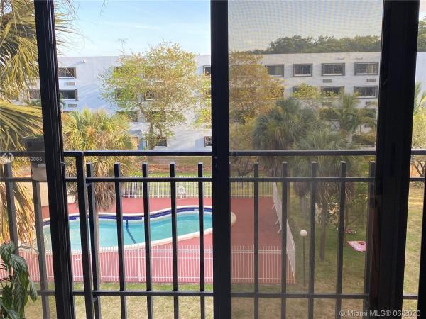 Victory Gardens, 650 NE 149th St #A 402, Golden Glades, Florida 33161, image 2