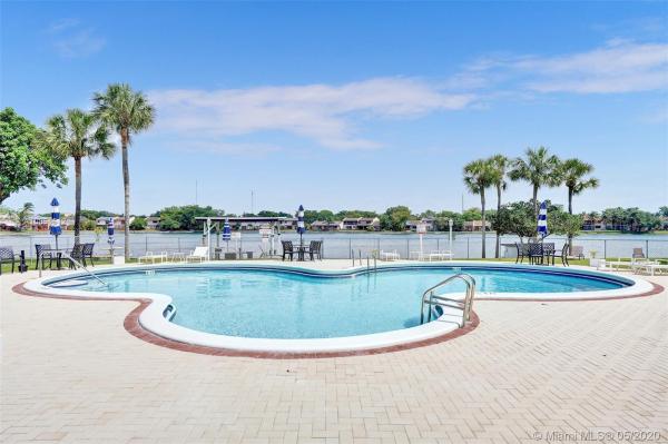Cedar Glenn, 671 NE 195th St #123E, Ives Estates, Florida 33179, image 2