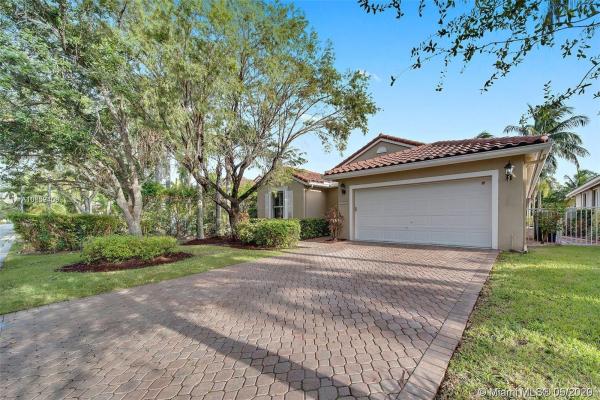 Silver Lakes, 13336 SW 144th Ter, Three Lakes, Florida 33186, image 2