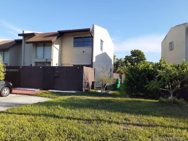 Snapper Creek Townhouses, 11341 SW 69th Ter, Kendall, Florida 33173, image 2