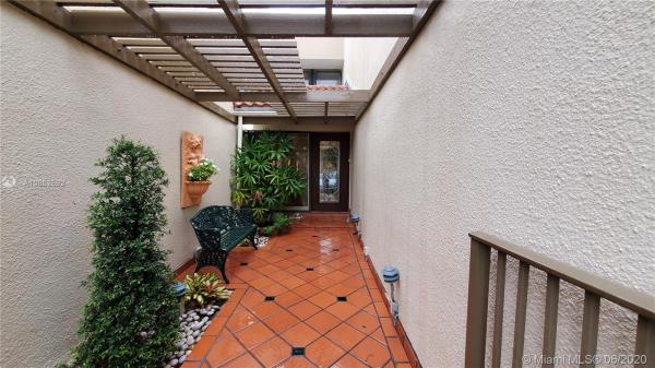 Dadeland Walk, 8129 SW 87th Ter, Kendall, Florida 33143, image 2