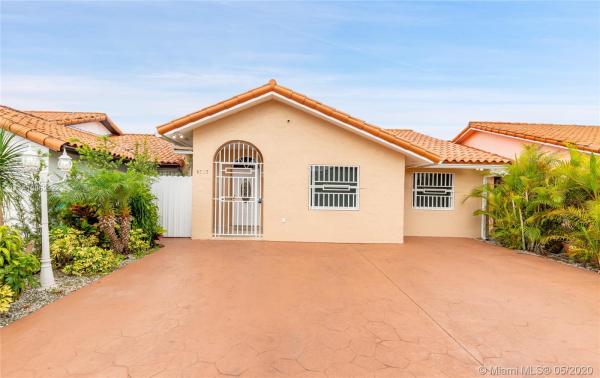 Bird Lakes Townhouses, 4712 SW 145th Ave #4712, Kendale Lakes, Florida 33175, image 2