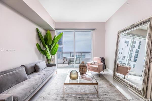 The Bond On Brickell, 1080 Brickell Ave #4204, Miami, Florida 33131, image 2
