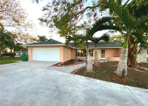1597 SE Portillo Rd, Florida 34952, image 2