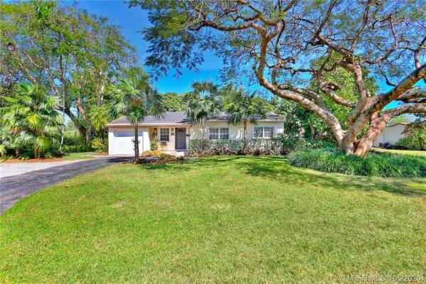 Carole Helms Manor, 5827 SW 69th Ct, Glenvar Heights, Florida 33143, image 2