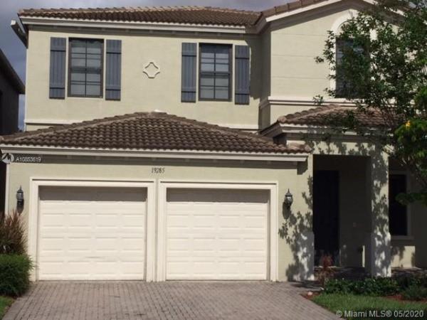 Champion Lakes, 19285 NE 9th Pl, Ives Estates, Florida 33179, image 2