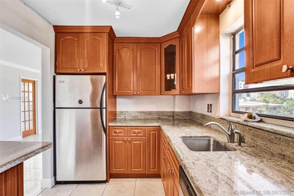 Chatillon Hall, 1020 94th St #301, Bay Harbor Islands, Florida 33154, image 2