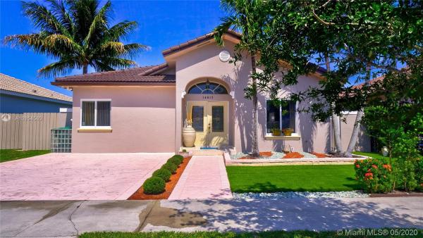 West Lakes Gardens, 14817 NW 89th Ave, Miami Lakes, Florida 33018, image 2