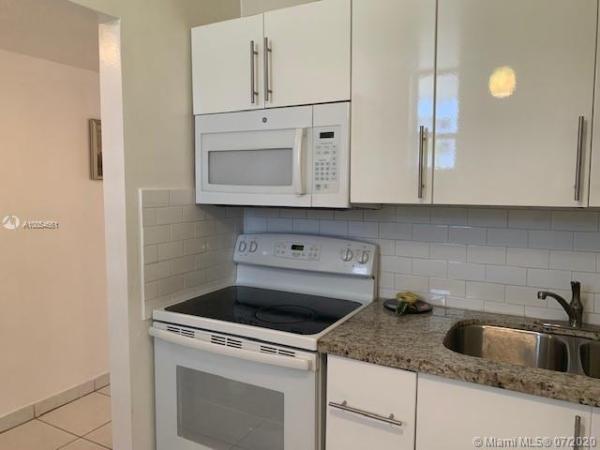 Eastern Shores White House, 3660 NE 166 St #203, North Miami Beach, Florida 33160, image 2
